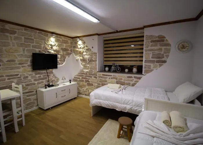 公寓 Solhouse Gjirokastër